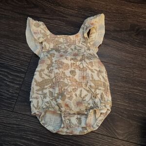 Floral Baby Romper with Ruffle Sleeves